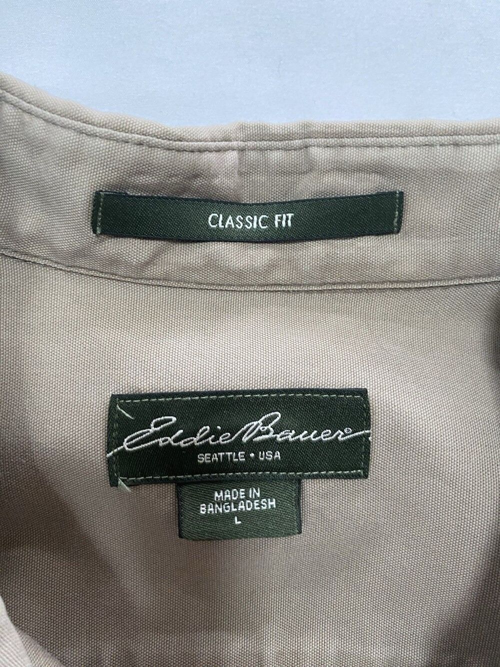 Eddie Bauer Men's Large Short Sleeve Button Down Shirt Classic Fit Khaki Cotton - Picture 3 of 6